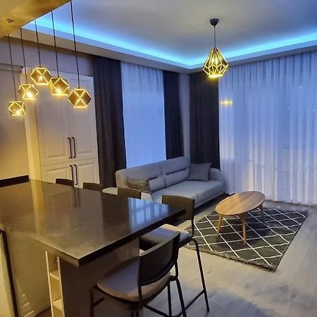 Tam Merkezde Yepyeni Bir Daire Istanbul Exterior photo